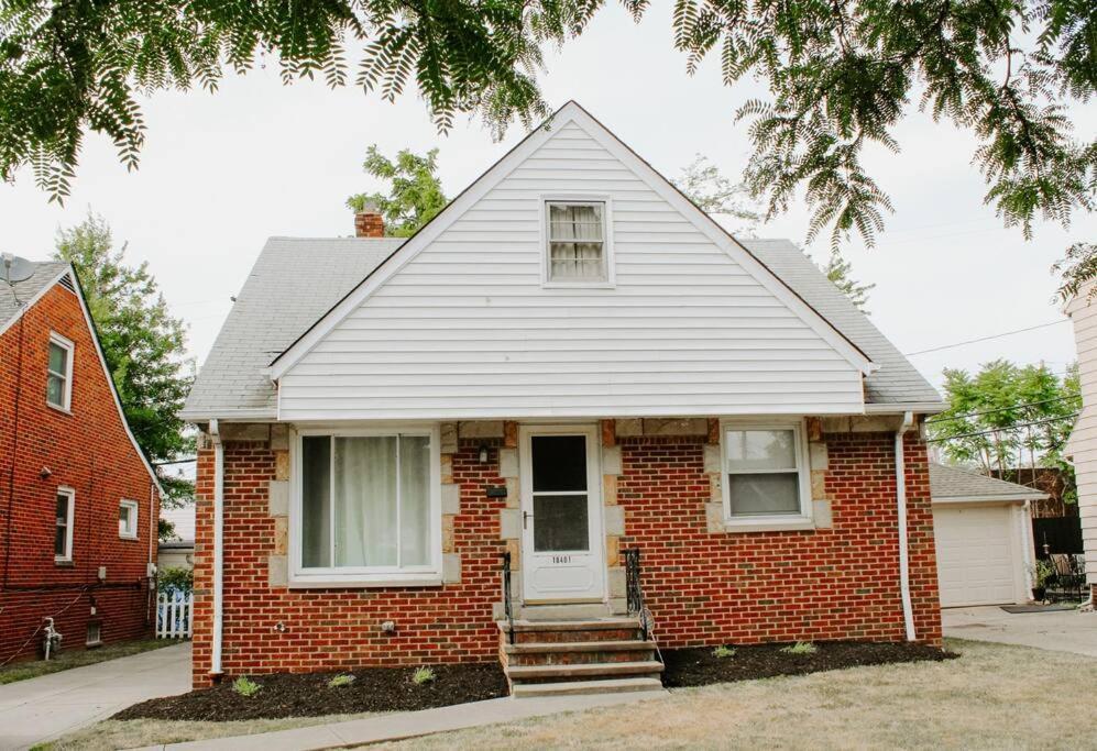Cozy House Near Lake Erie, 10 Minutes To Downtown. Клівленд Екстер'єр фото